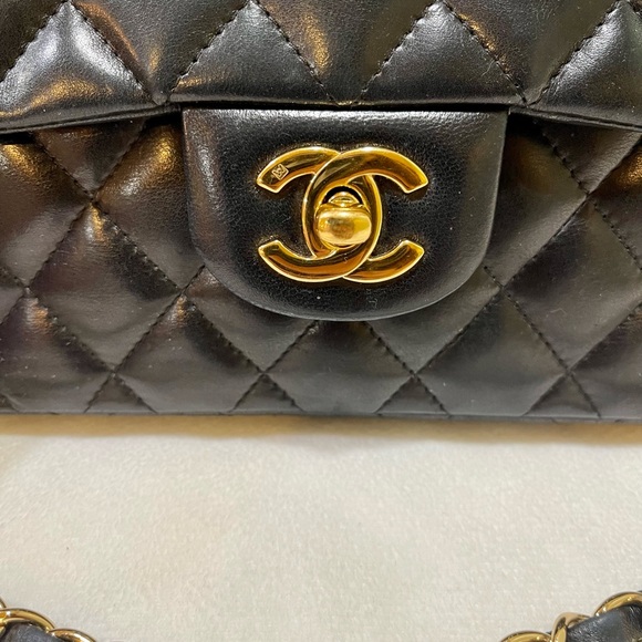 ❌SOLD❌💯Authentic Chanel East West Flap Bag - Picture 2 of 13